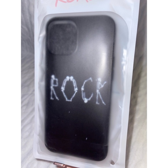 Skeleton Rock Black iPhone 12 Pro Max Case 🖤 - Picture 17 of 17